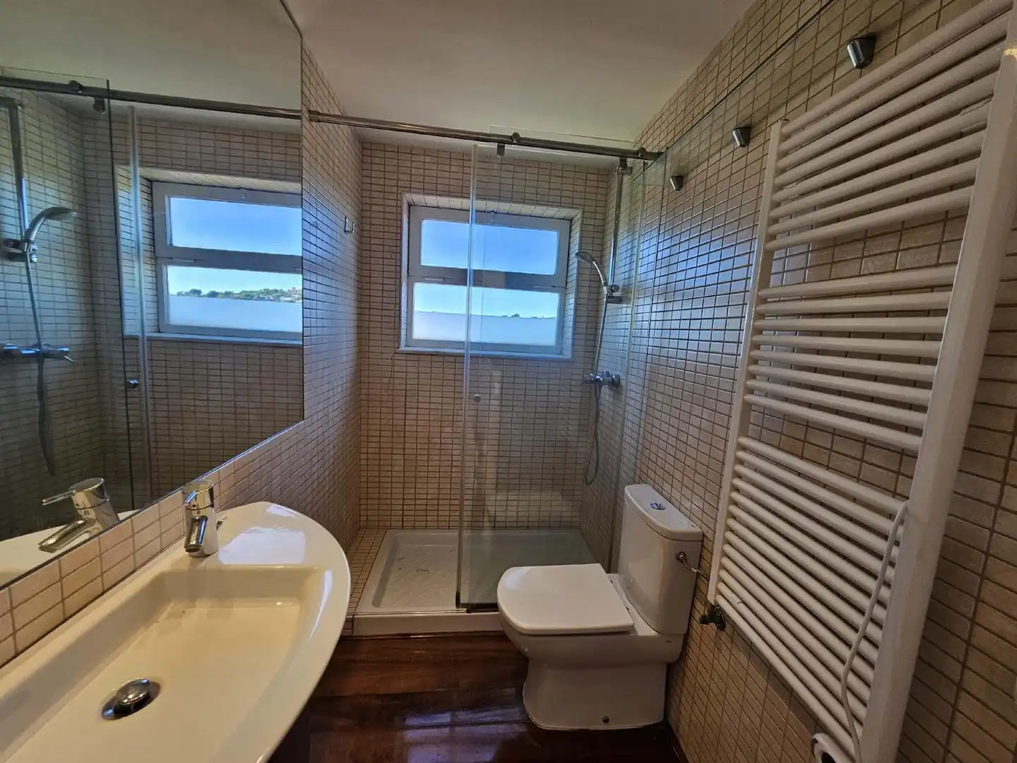 Bany de Apartament en venda en Sant Feliu de Guíxols amb Calefacció, Parquet i Terrassa