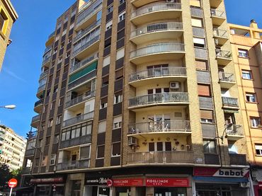 Piso con balcón en venta en Calle de Desiderio Escosura