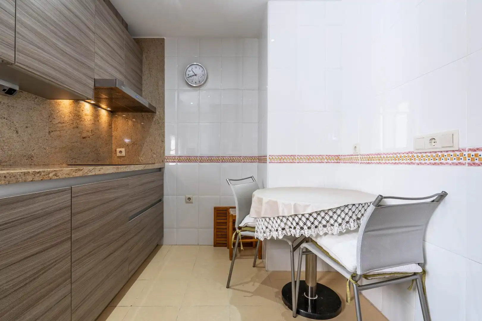 Kitchen of Flat for sale in Granada  with Air Conditioner, Furnished and Balcony