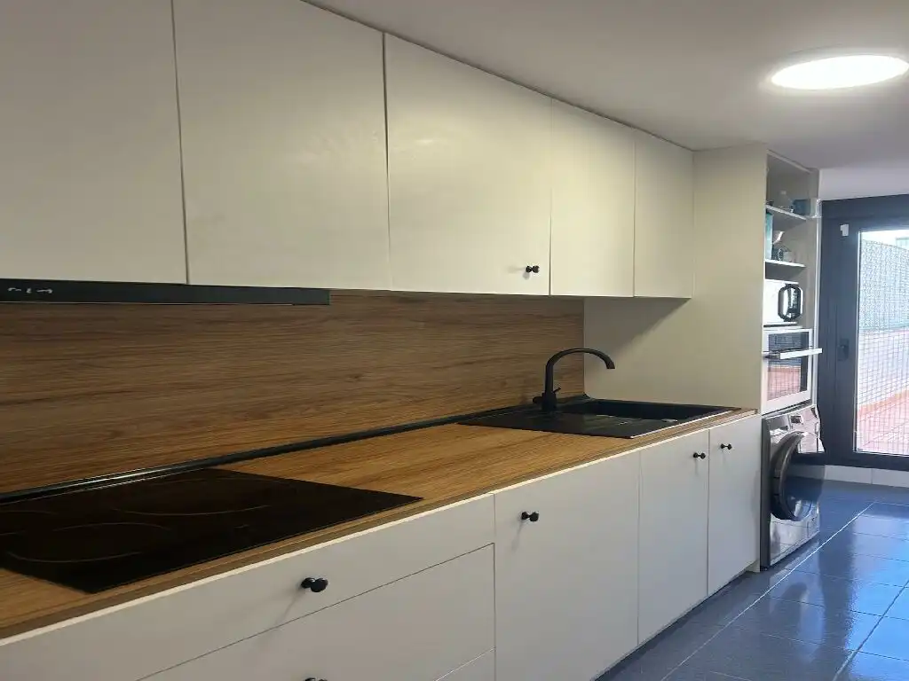 Cocina de Estudio en venta en Albelda de Iregua con Calefacción, Terraza y Trastero