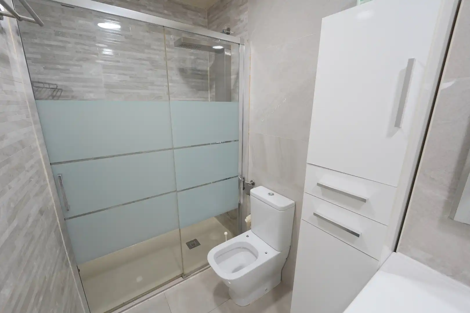 Baño de Piso en venta en Barcelona con Aire acondicionado, Horno y Balcón