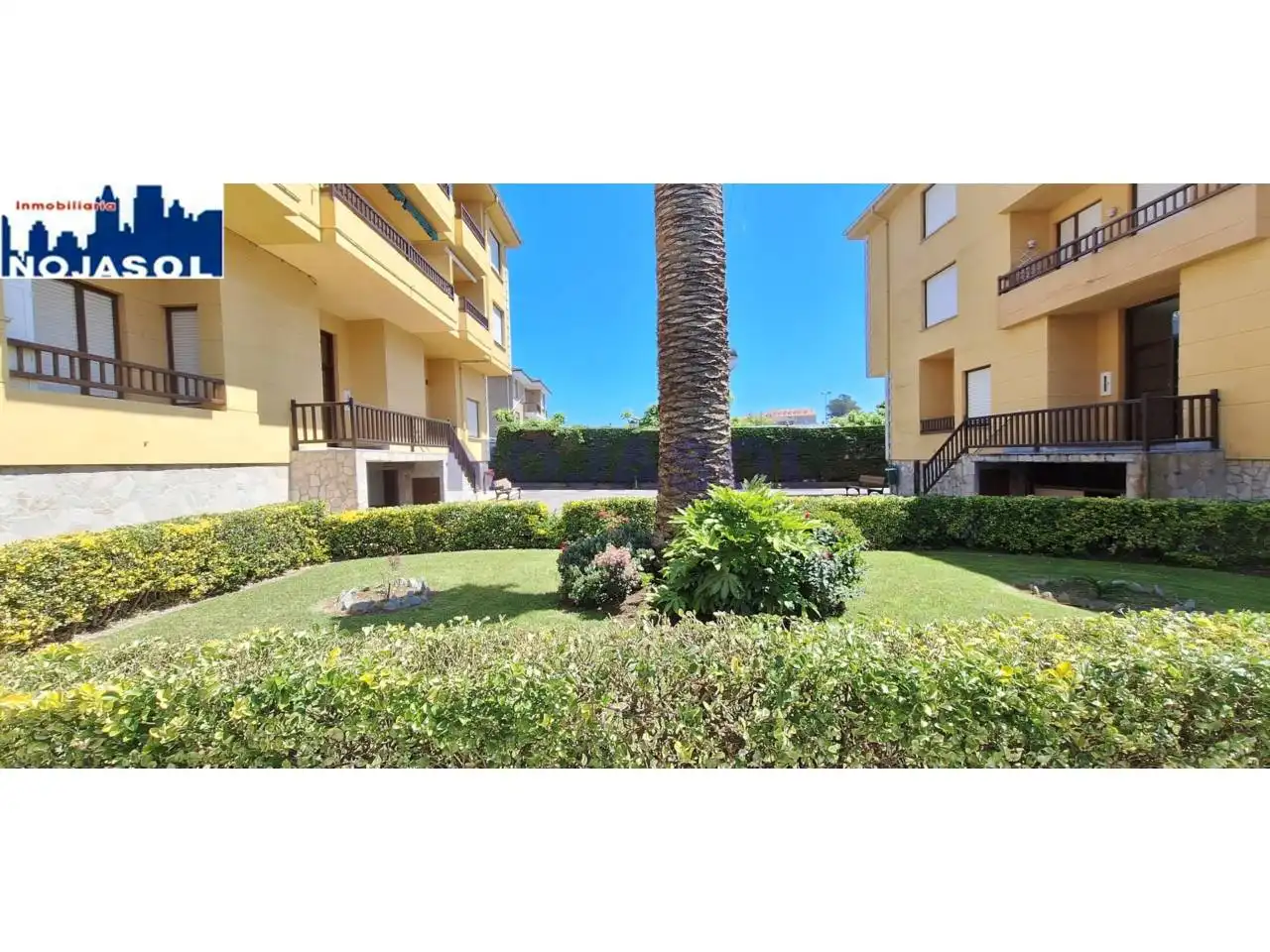 Vista exterior de Apartamento en venta en Noja con Terraza, Amueblado y Balcón