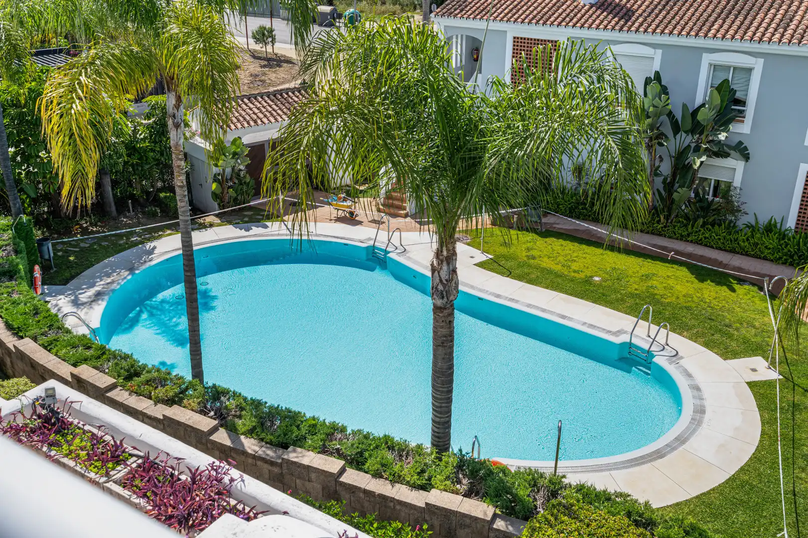 Swimming pool of Apartments for rent in Estepona  with Air Conditioner, Terrace and Storage room