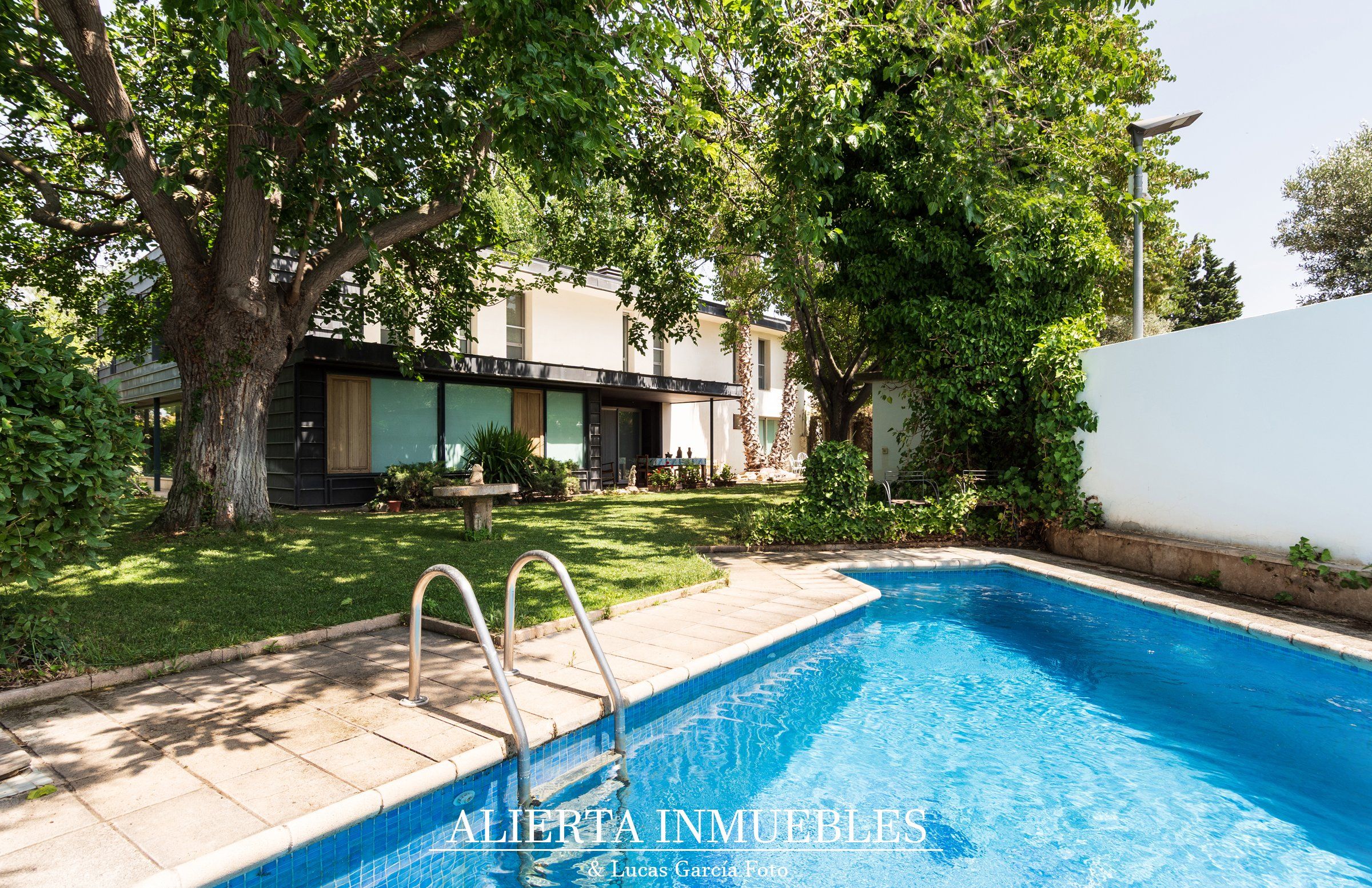 Exterior view of House or chalet for sale in  Zaragoza Capital  with Air Conditioner, Heating and Private garden