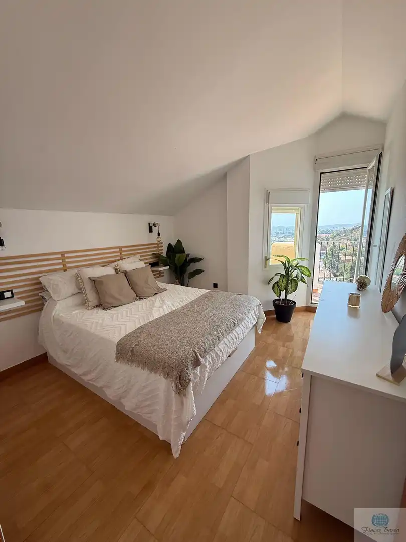 Bedroom of Attic for sale in Fuengirola  with Air Conditioner, Terrace and Community pool