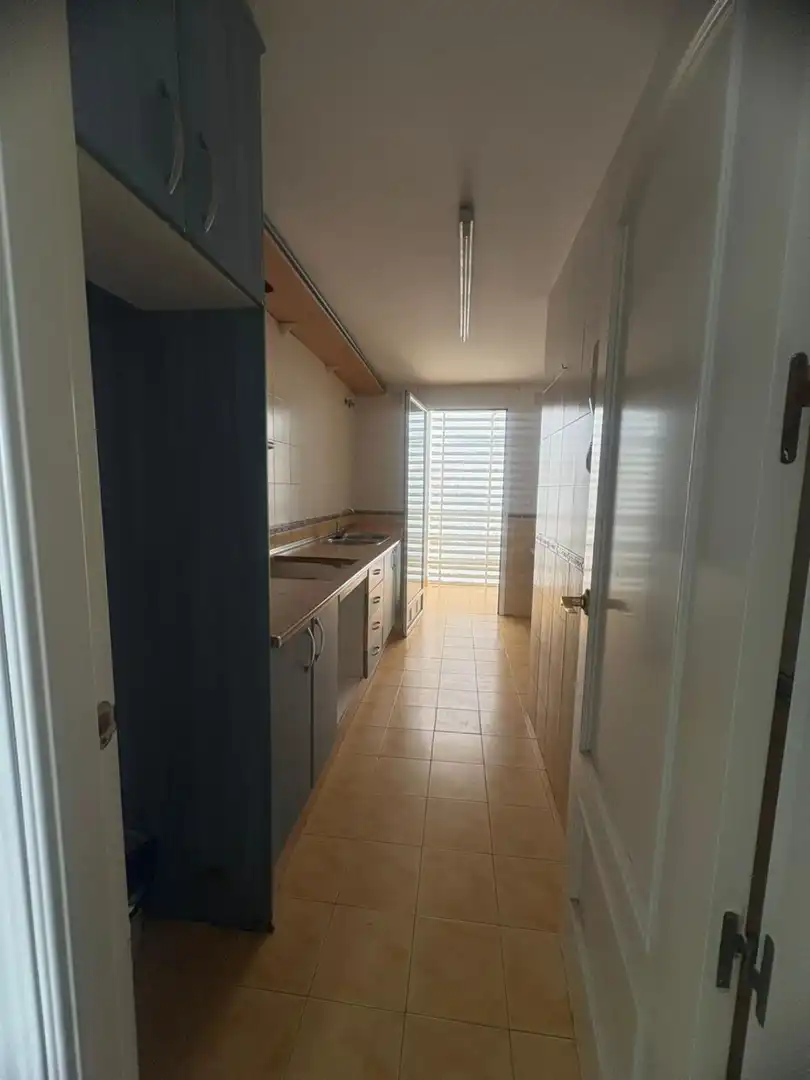 Küche von Wohnung zum Verkauf in Benalmádena mit Klimaanlage, Heizung und Terrasse