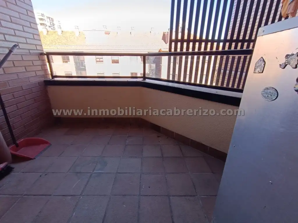 Flat for sale in Calle Rodrigo de Arriaga Mendo, Residencia