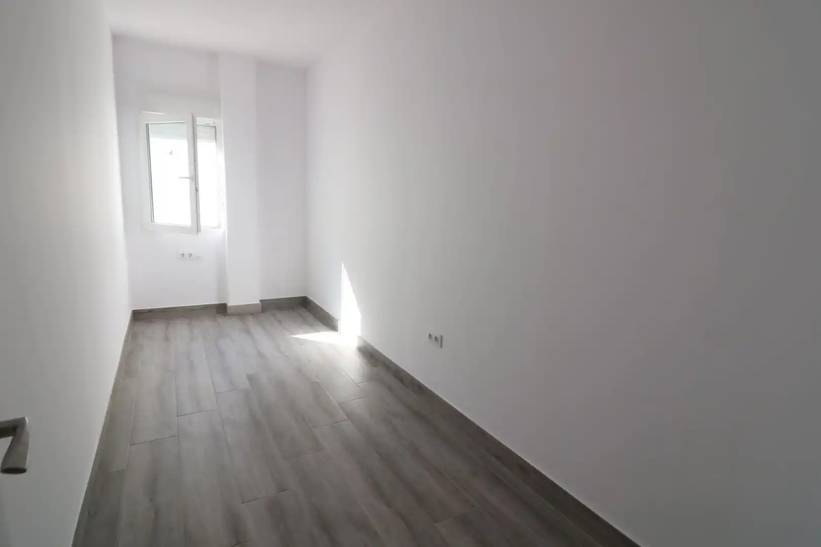 Bedroom of Flat for sale in Sevilla  with Air Conditioner