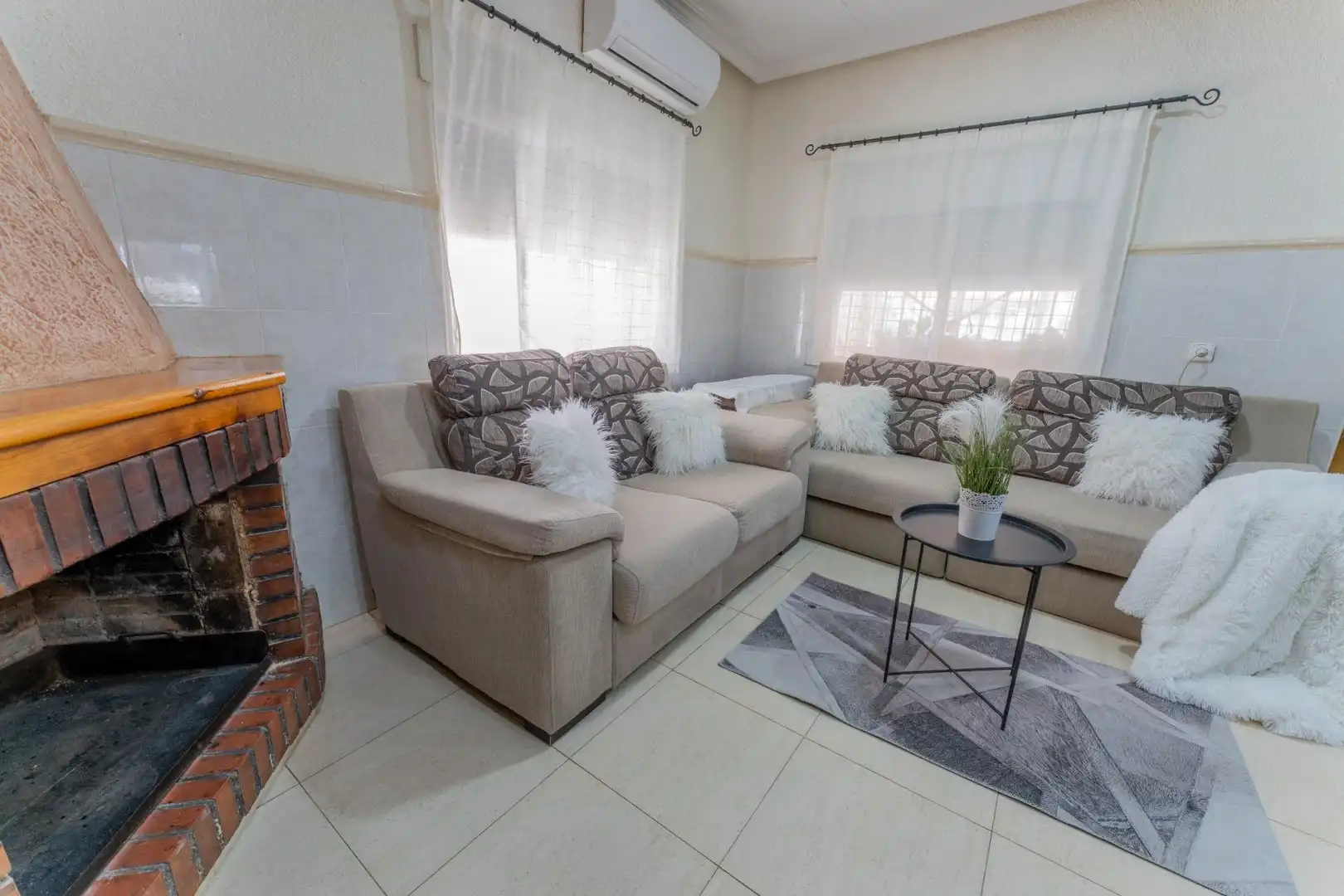 Sala de estar de Casa o chalet en venta en Elche / Elx con Aire acondicionado, Jardín privado y Piscina