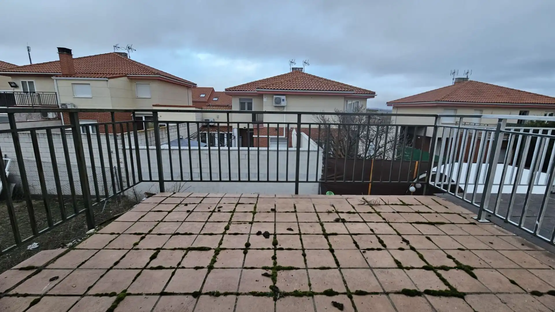 Casa adosada en venda a Isabel La Catolica, 8, Villaverde de Medina