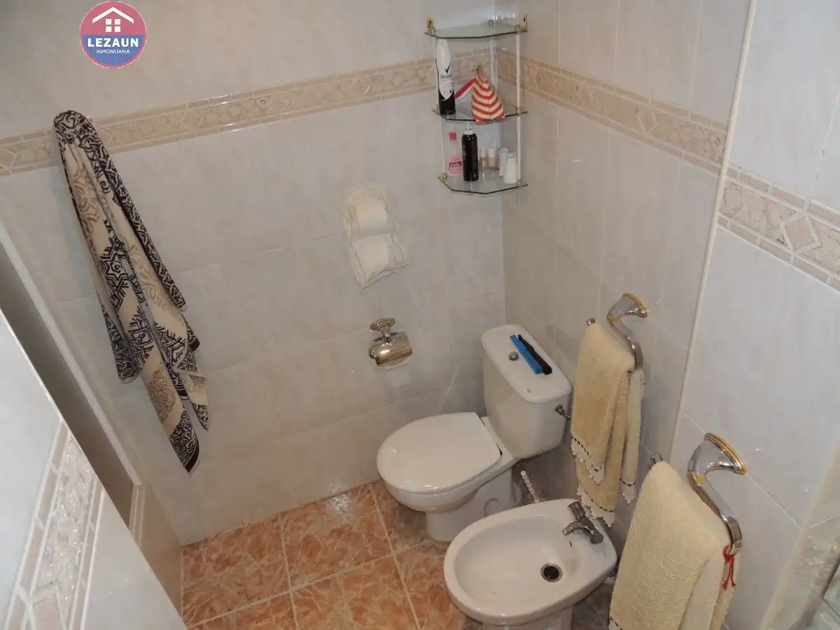 Bathroom of Flat for sale in Funes  with Air Conditioner, Heating and Parquet flooring