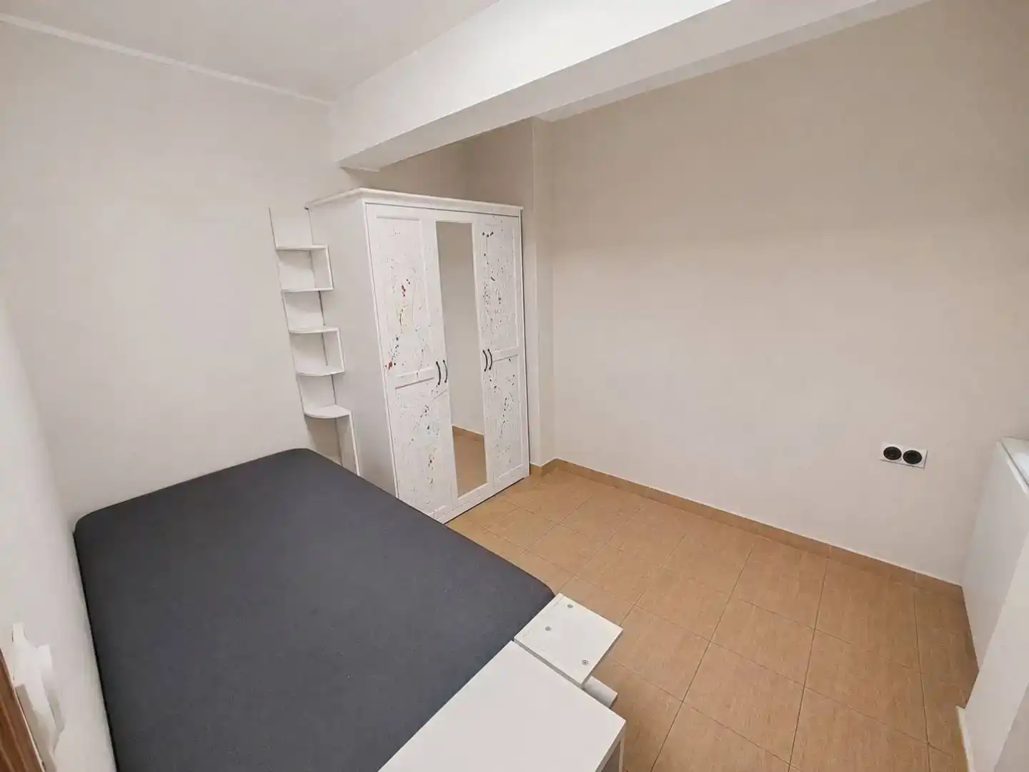 Bedroom of Flat for sale in  Valencia Capital  with Air Conditioner and Balcony