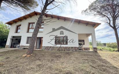 Vista exterior de Casa o xalet en venda en Vidreres amb Calefacció, Jardí privat i Terrassa