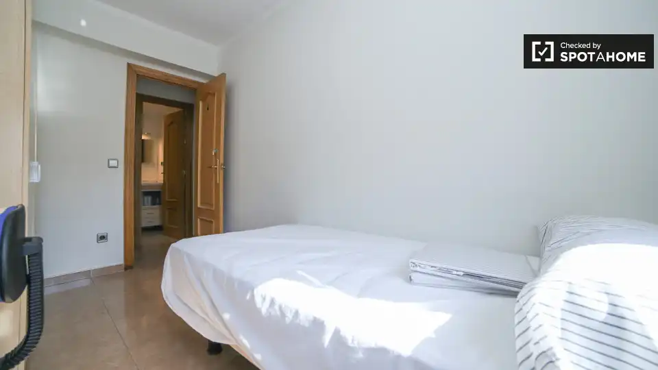 Room in Valencia, Valencia