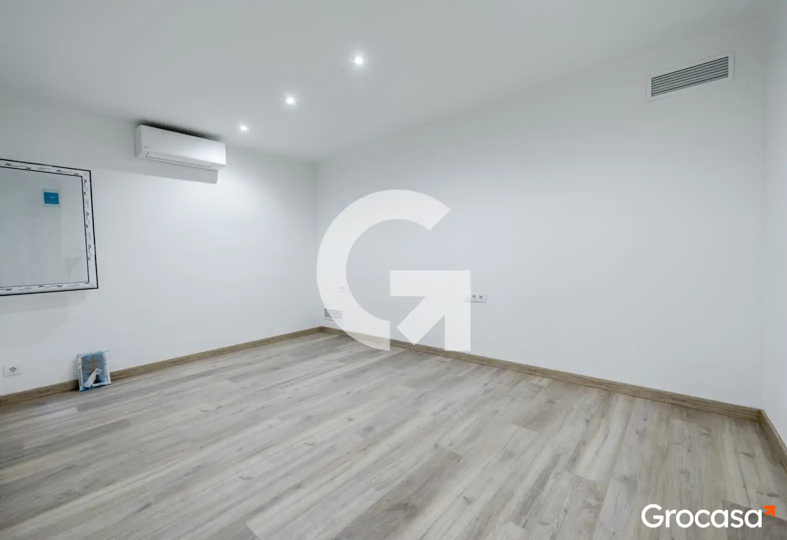 Piso en venta en Barcelona con Aire acondicionado, Calefacción y Horno