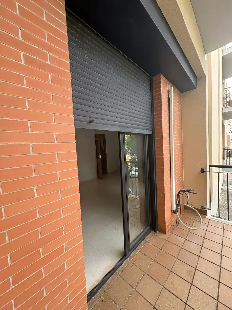 Wohnung zum Verkauf in Los Palacios y Villafranca mit Klimaanlage, Terrasse und Abstellraum