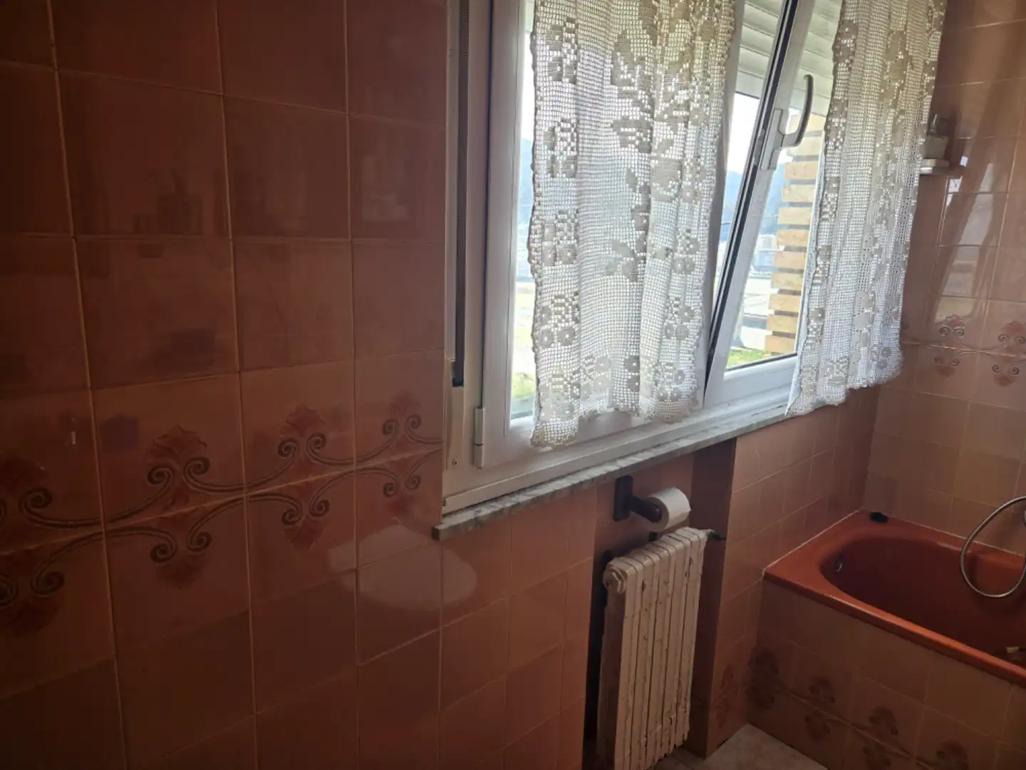 Bany de Casa o xalet en venda en Viveiro amb Calefacció, Jardí privat i Parquet