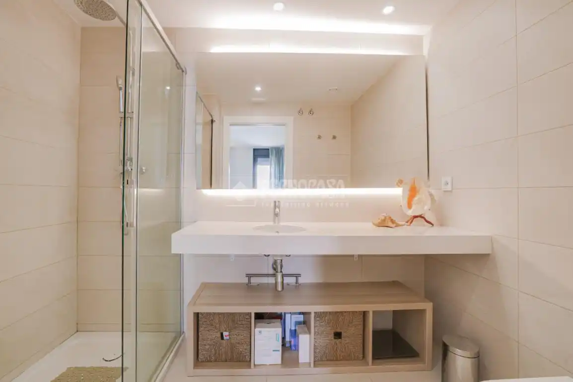 Baño de Piso en venta en L'Hospitalet de Llobregat con Balcón