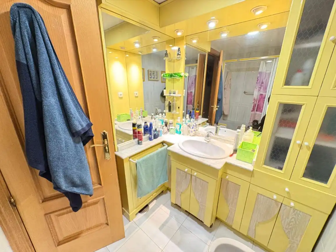 Baño de Piso en venta en Madrid con Aire acondicionado y Calefacción