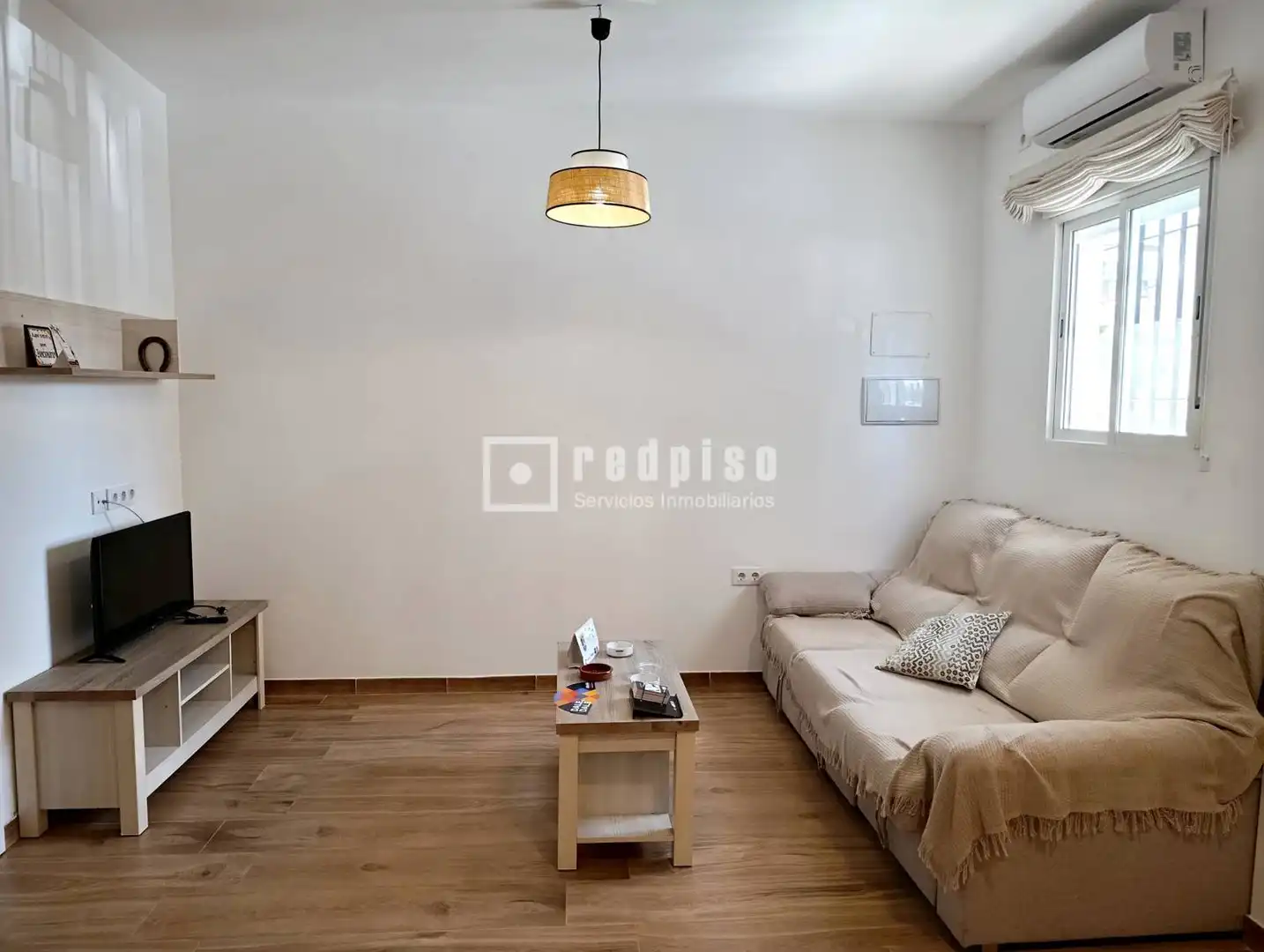 Sala d'estar de Pis en venda en Sevilla amb Aire condicionat