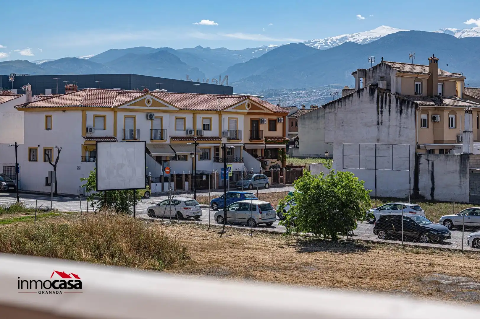 Vista exterior de Casa adosada en venda en Armilla amb Aire condicionat, Calefacció i Jardí privat