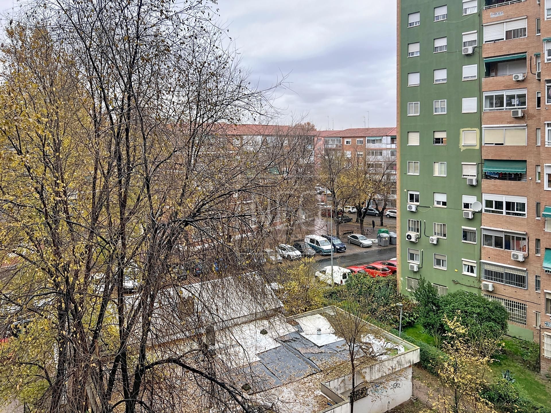 Exterior view of Flat for sale in Alcalá de Henares  with Air Conditioner, Heating and Parquet flooring