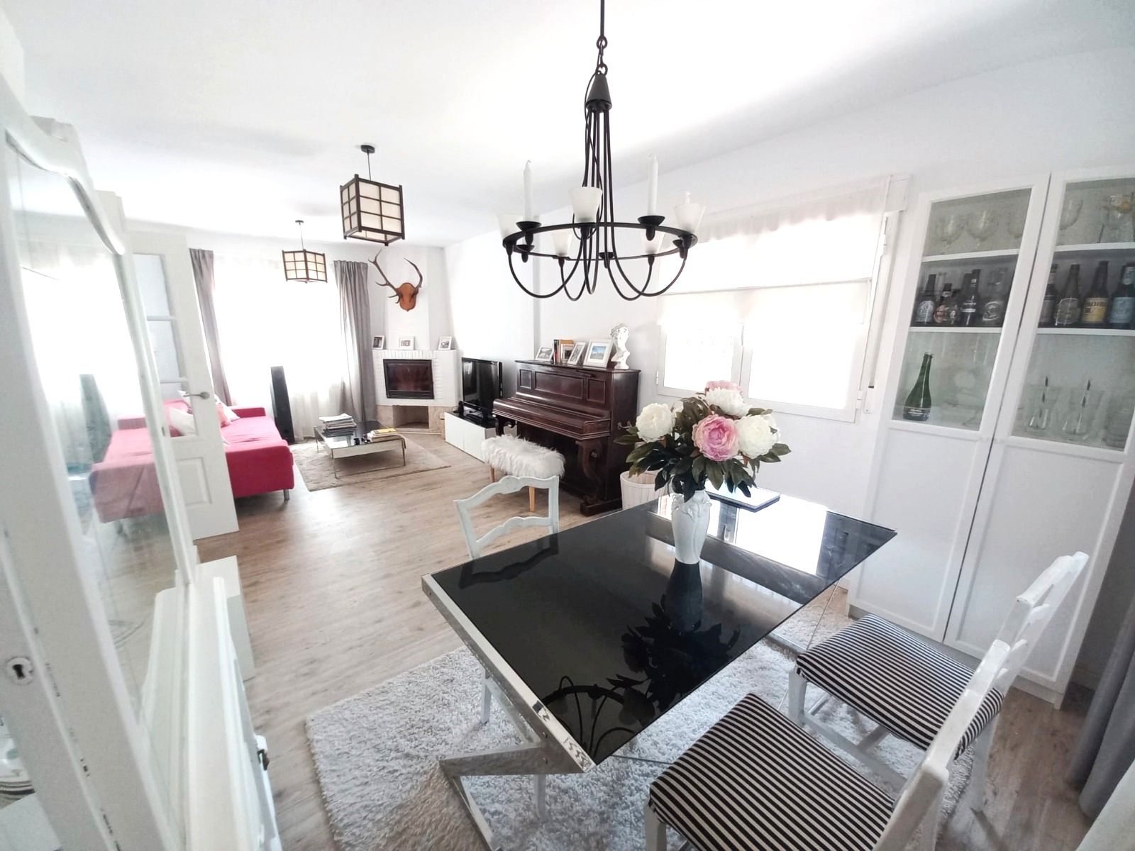 Sala d'estar de Casa o xalet en venda en Ribatejada amb Aire condicionat, Calefacció i Jardí privat