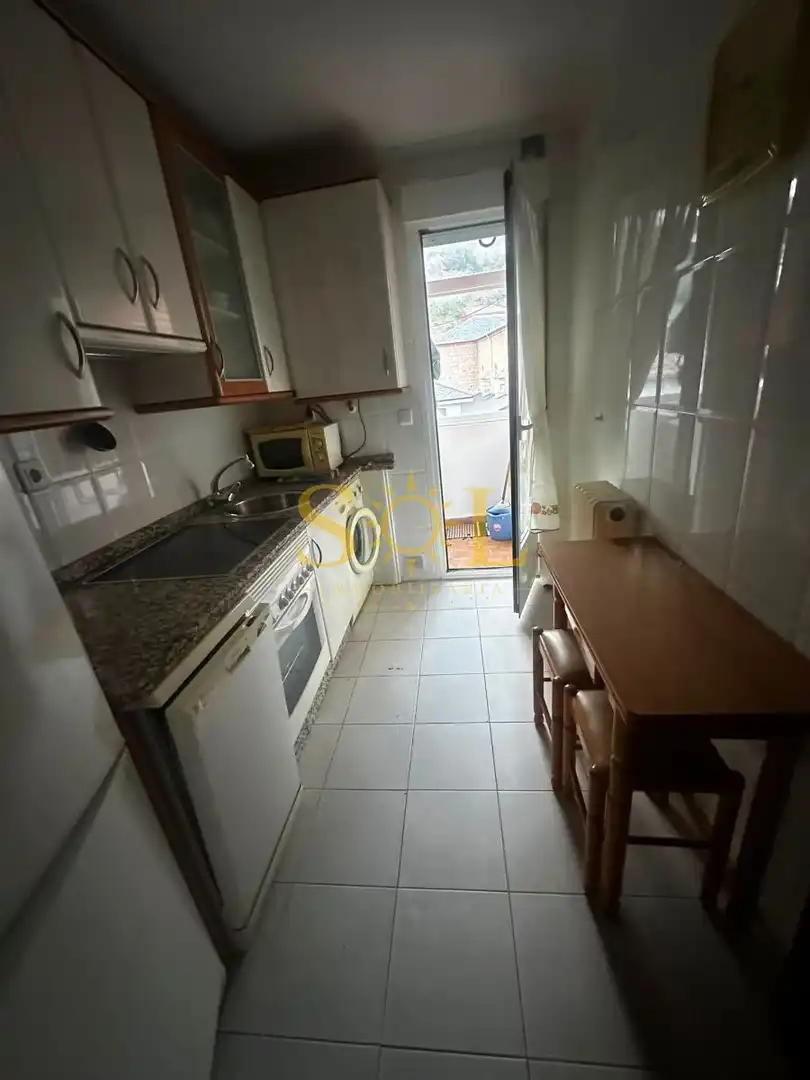 Cocina de Piso en venta en La Pola de Gordón  con Calefacción, Parquet y Amueblado
