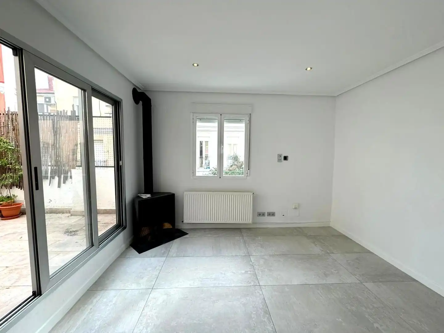 Sala d'estar de Àtic de lloguer en Madrid amb Aire condicionat, Calefacció i Terrassa