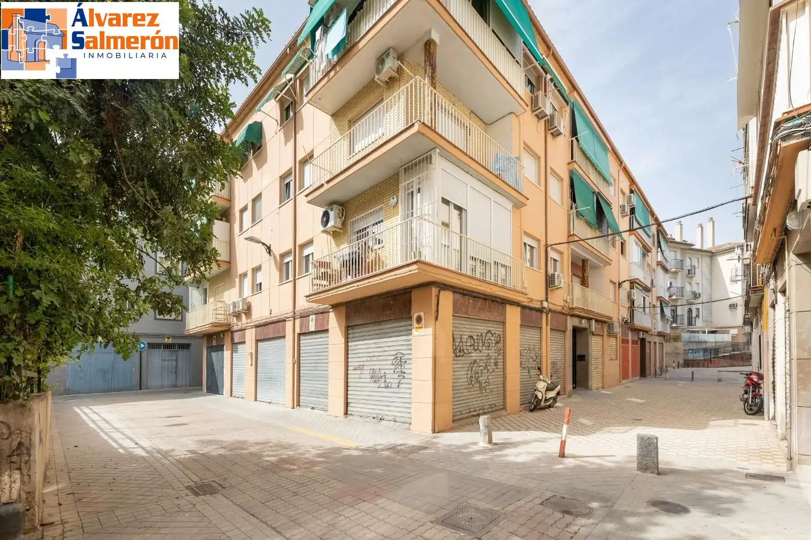 Außenansicht von Wohnung zum Verkauf in Granada mit Möbliert und Balkon
