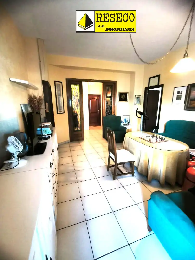 Piso con ascensor en venta en Parque de la Constitución 5a