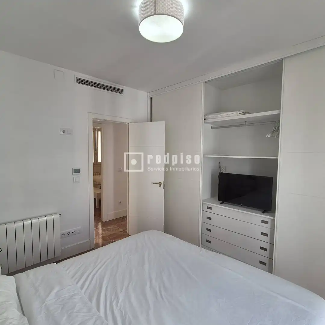 Bedroom of Flat for rent in Sevilla  with Air Conditioner, Terrace and Storage room