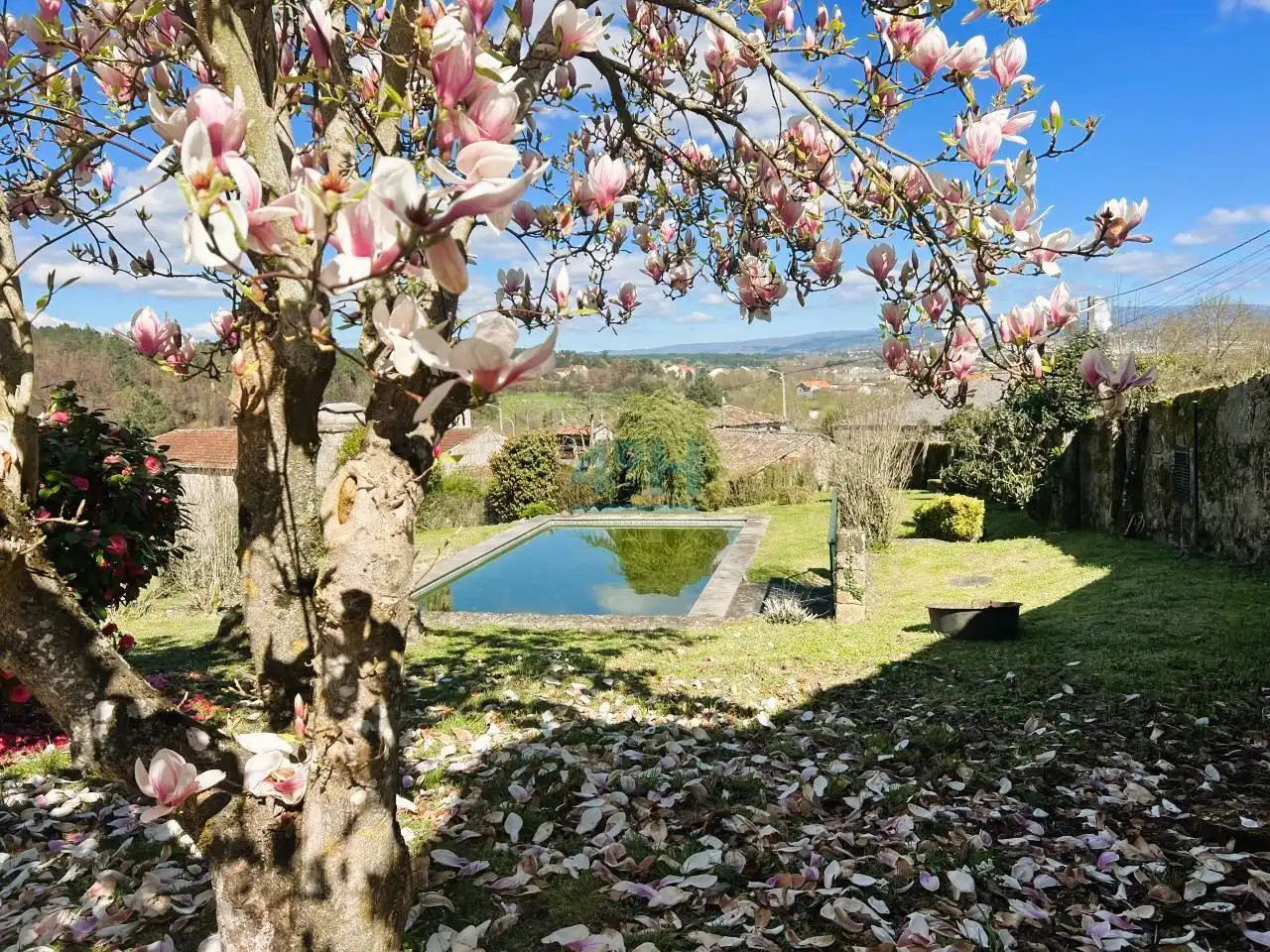 Jardín de Finca rústica de alquiler en San Cibrao das Viñas con Calefacción, Jardín privado y Terraza