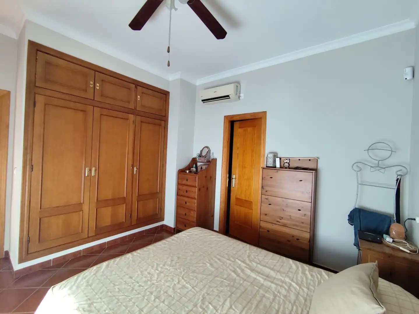 Dormitori de Casa o xalet en venda en Hinojos amb Aire condicionat, Calefacció i Jardí privat