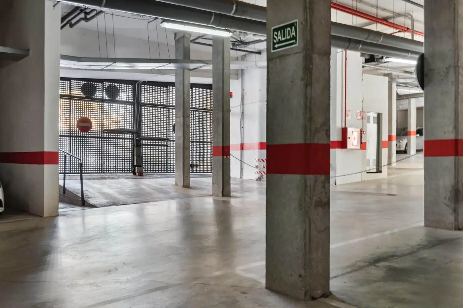 Aparcament de Apartament en venda en Elche / Elx amb Aire condicionat, Calefacció i Jardí privat