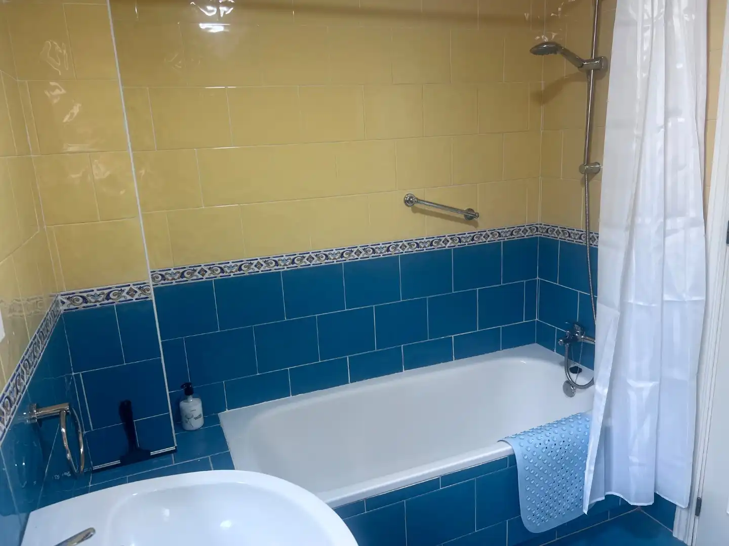 Baño de Apartamento en venta en Fuengirola con Aire acondicionado y Terraza