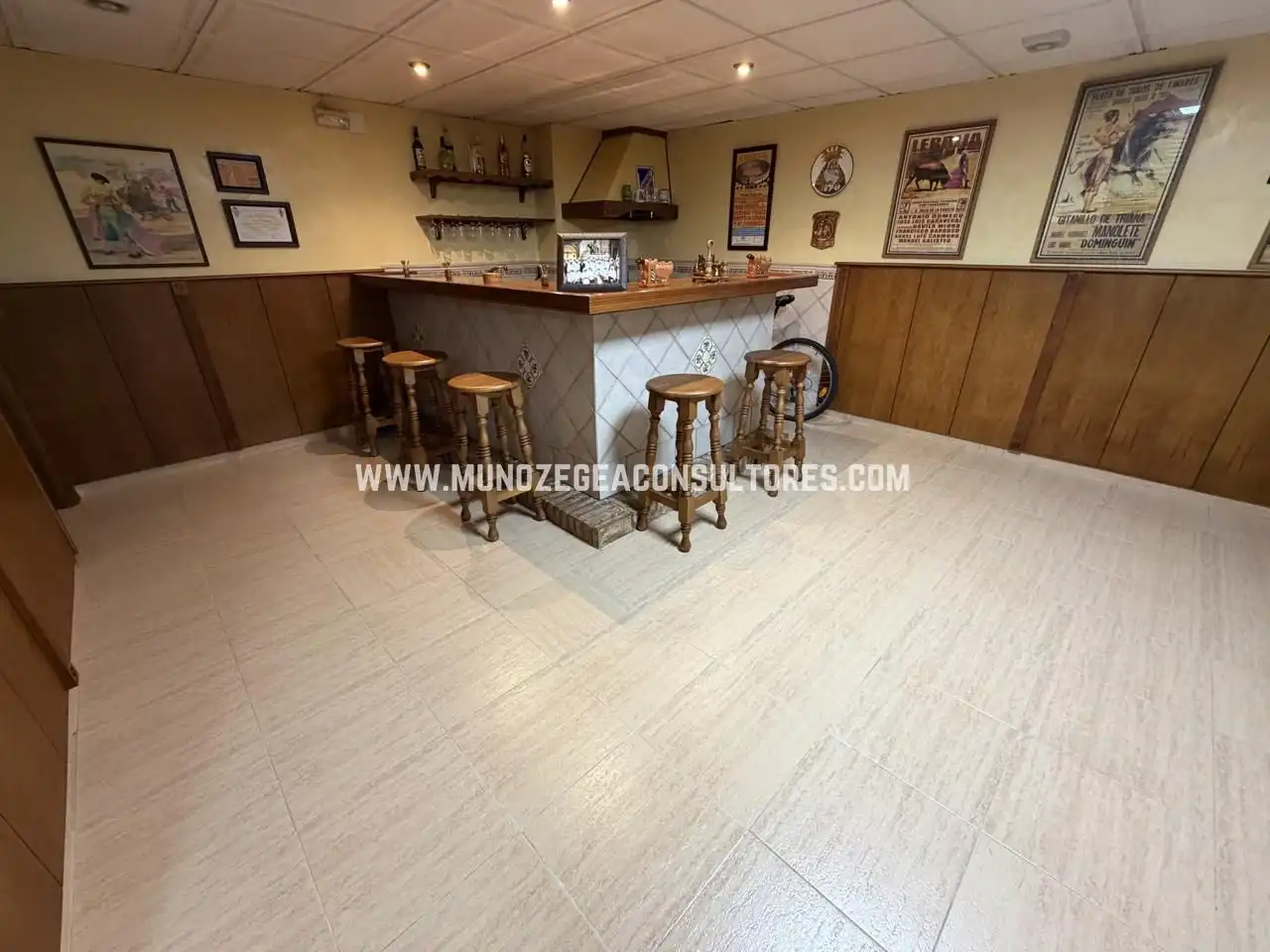 Houses for sale in Lucena  with Air Conditioner, Terrace and Storage room