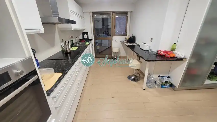 Cuina de Pis en venda en Segovia amb Calefacció, Parquet i Terrassa