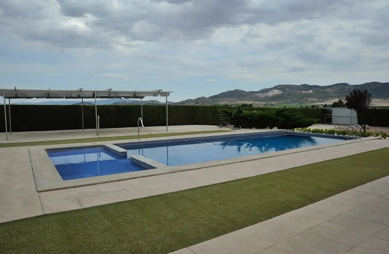 Piscina de Casa o xalet en venda en Yecla