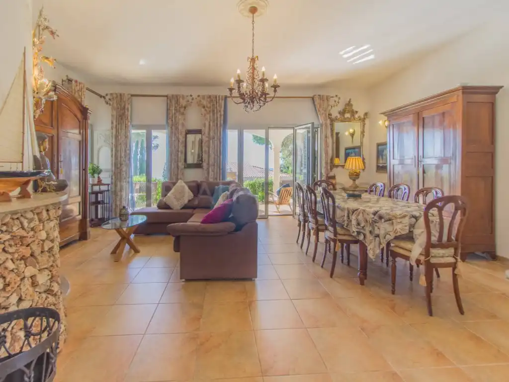 Comedor de Casa o chalet en venta en Sant Lluís con Calefacción, Jardín privado y Piscina