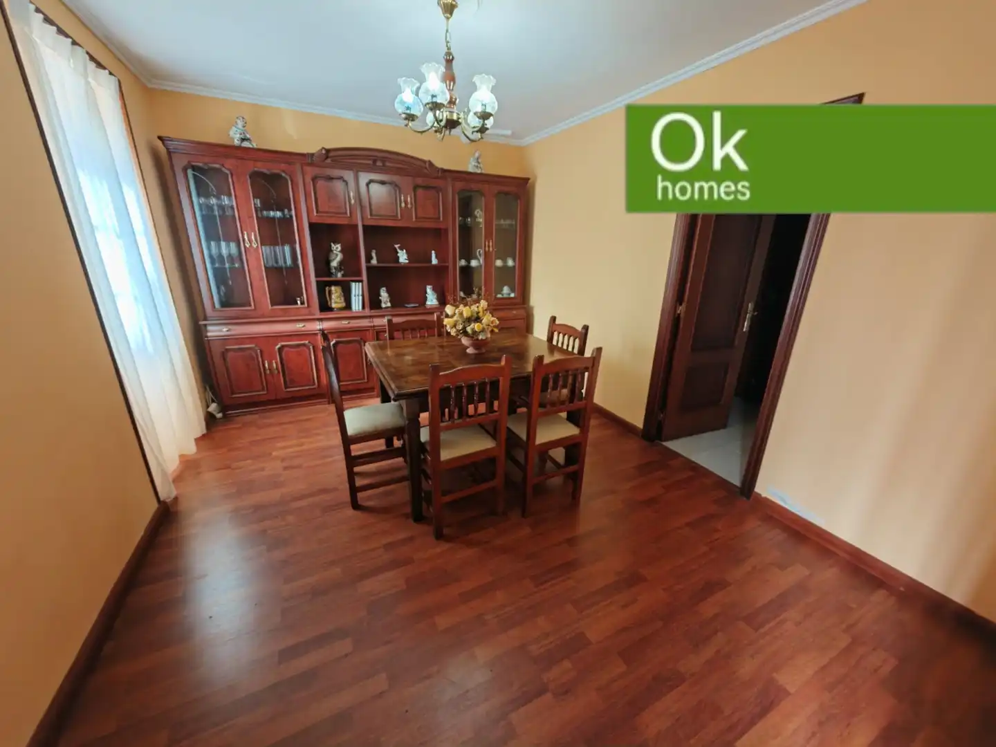 Comedor de Casa adosada de alquiler en Curtis con Calefacción, Trastero y Amueblado