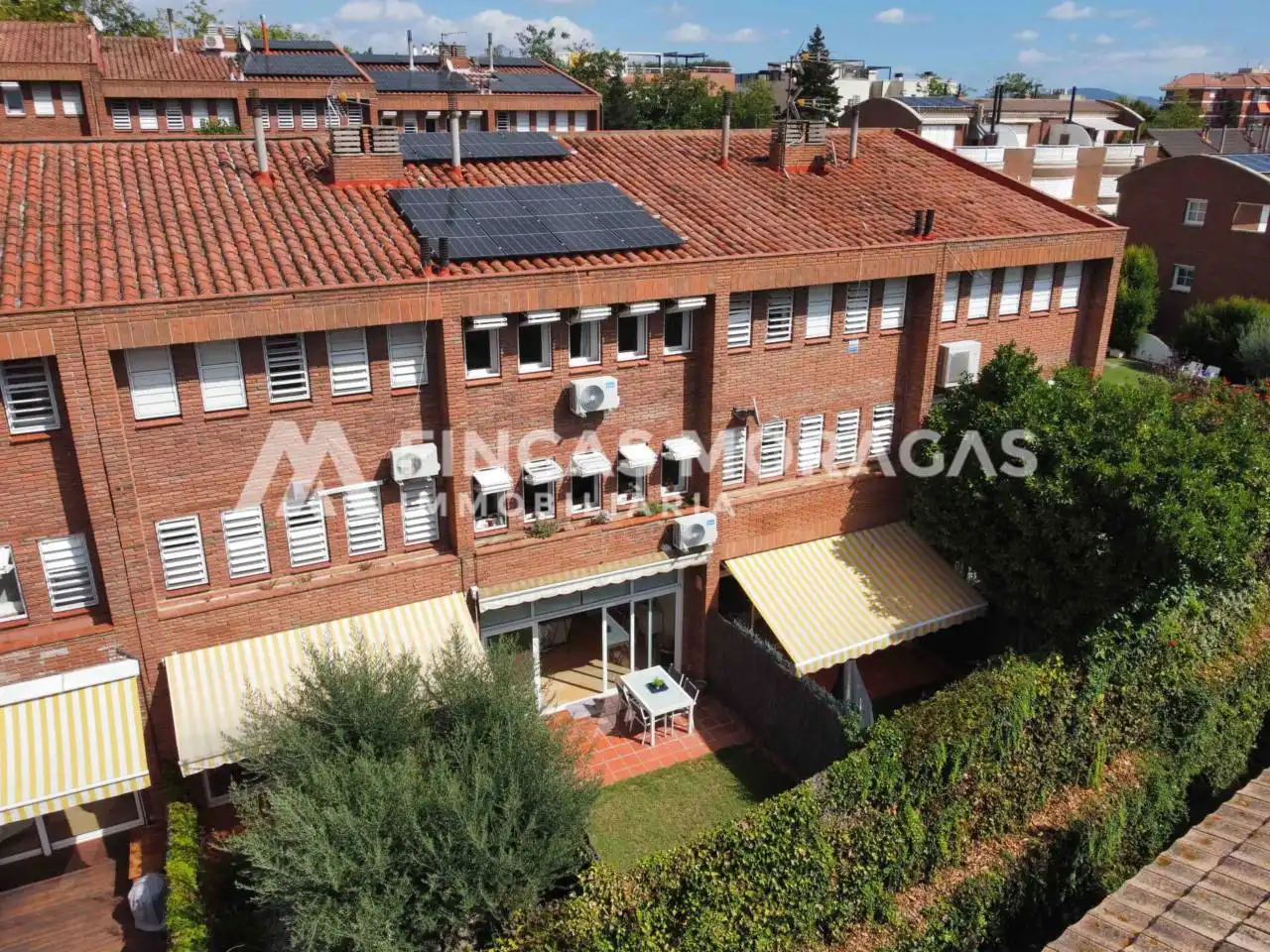 Vista exterior de Casa adosada en venda en Sant Domènec