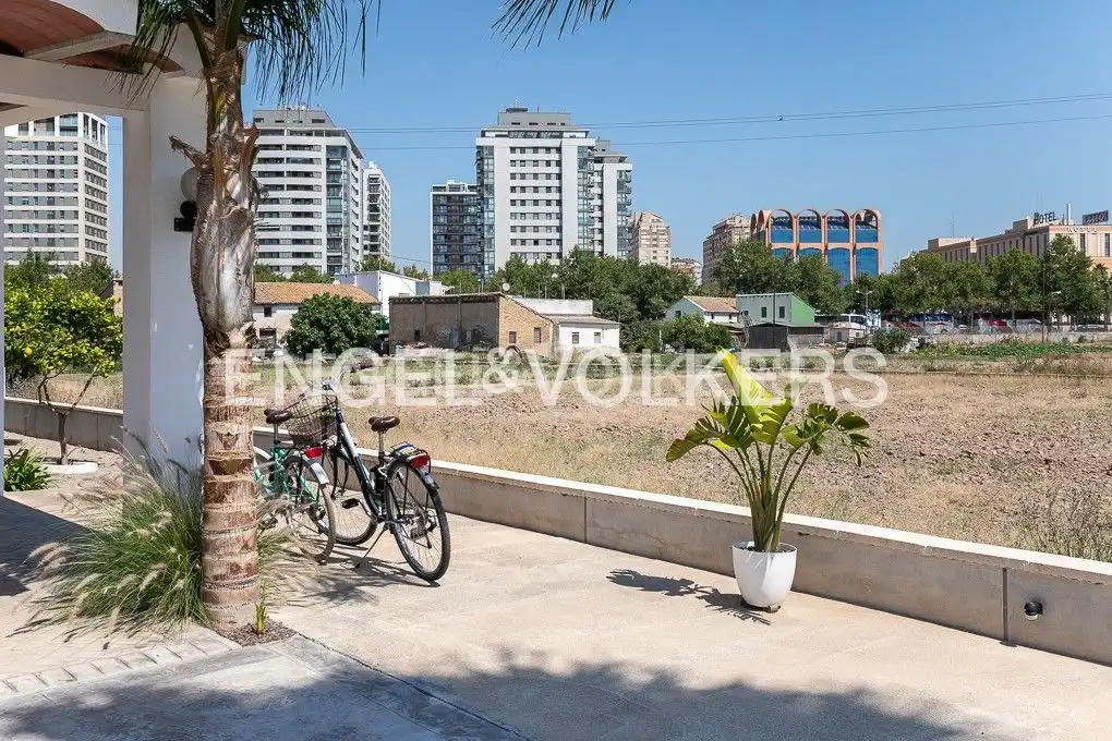 Vista exterior de Casa o chalet en venta en Valencia con Aire acondicionado, Calefacción y Jardín privado