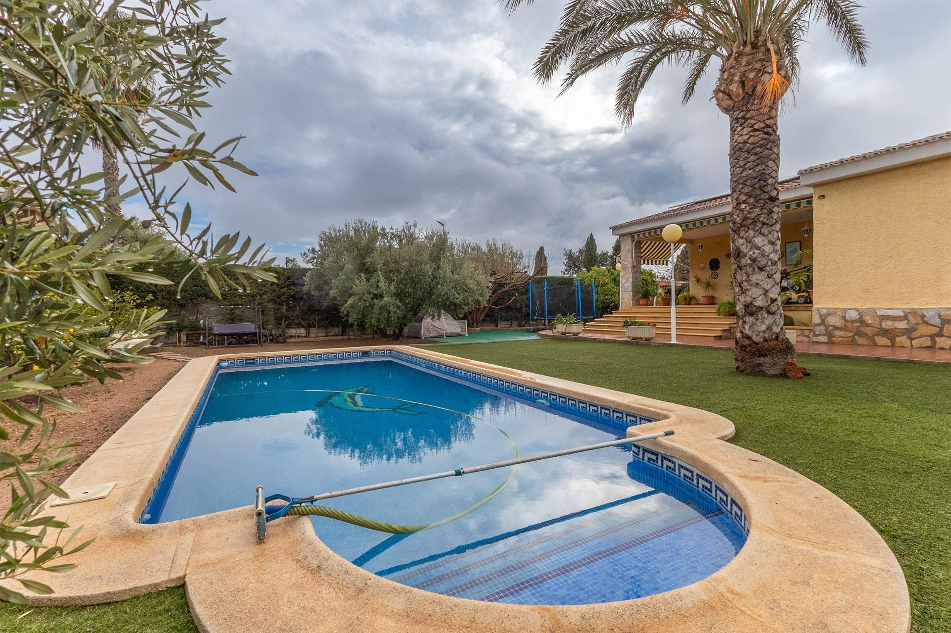 Swimming pool of House or chalet for sale in San Vicente del Raspeig / Sant Vicent del Raspeig  with Air Conditioner, Private garden and Terrace