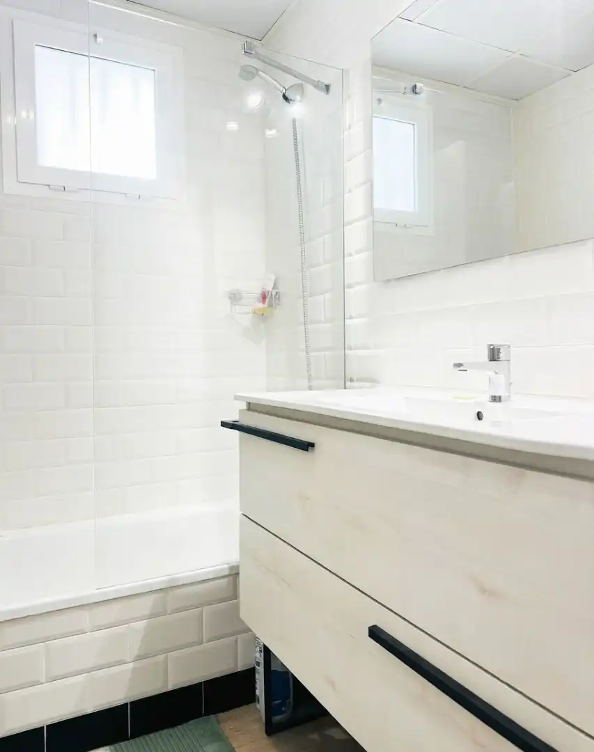 Bathroom of Flat for sale in Manilva  with Air Conditioner, Heating and Terrace