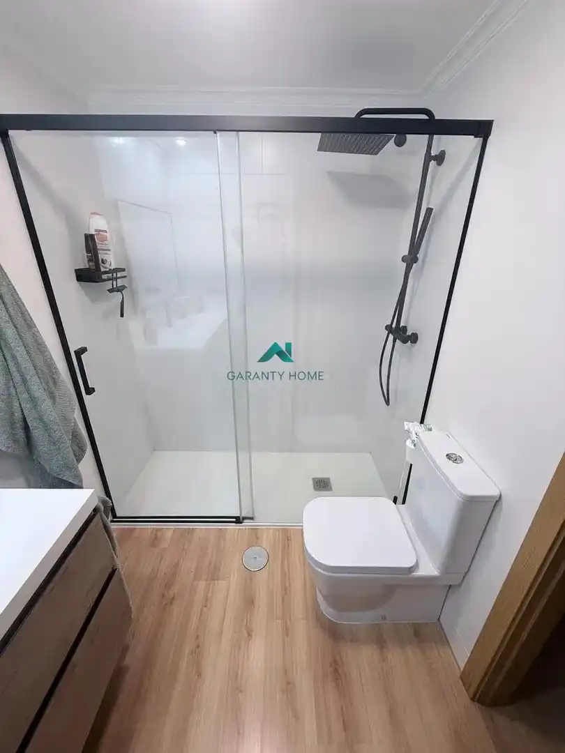 Baño de Piso en venta en Pontevedra Capital  con Calefacción y Trastero