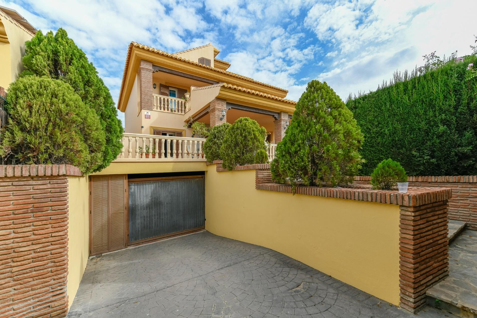 Vista exterior de Casa o chalet en venta en Rincón de la Victoria con Aire acondicionado, Calefacción y Jardín privado