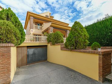 Villa mit Pool zum Verkauf in Añoreta Baja