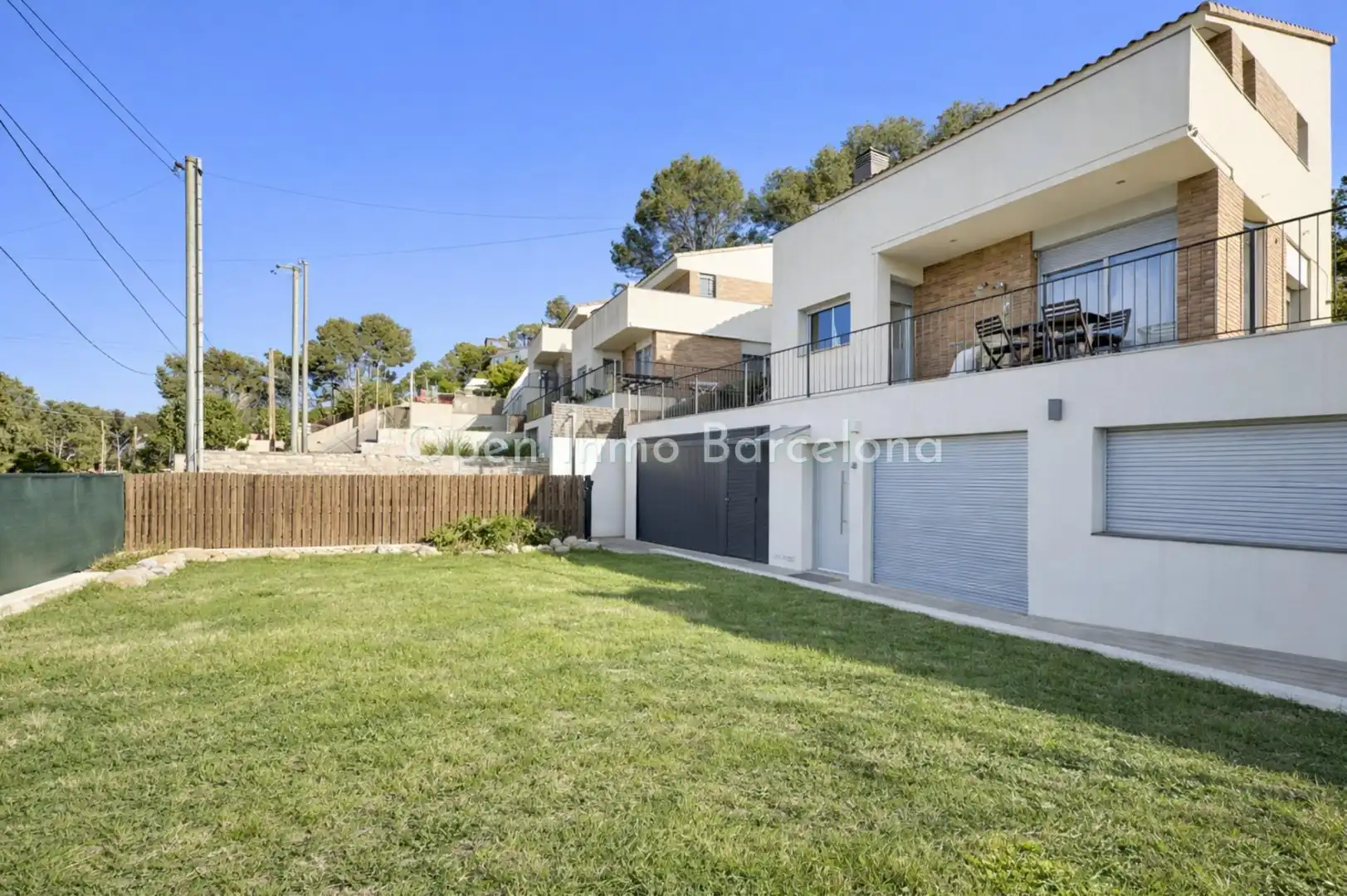 Vista exterior de Casa o xalet en venda en Canyelles amb Aire condicionat, Calefacció i Jardí privat