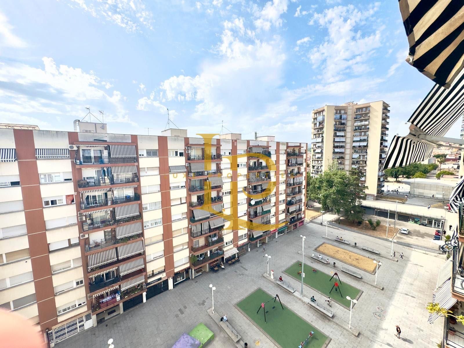 Exterior view of Flat for sale in Rubí  with Heating, Oven and Balcony
